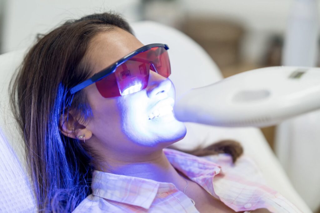 ホワイトニング
歯の色